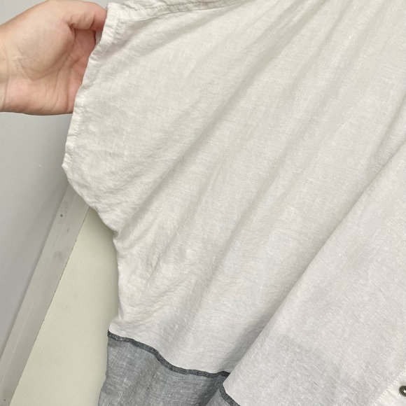 SALE! Tahari White & Grey Linen Button - Down Shirt. - Picture 5 of 7
